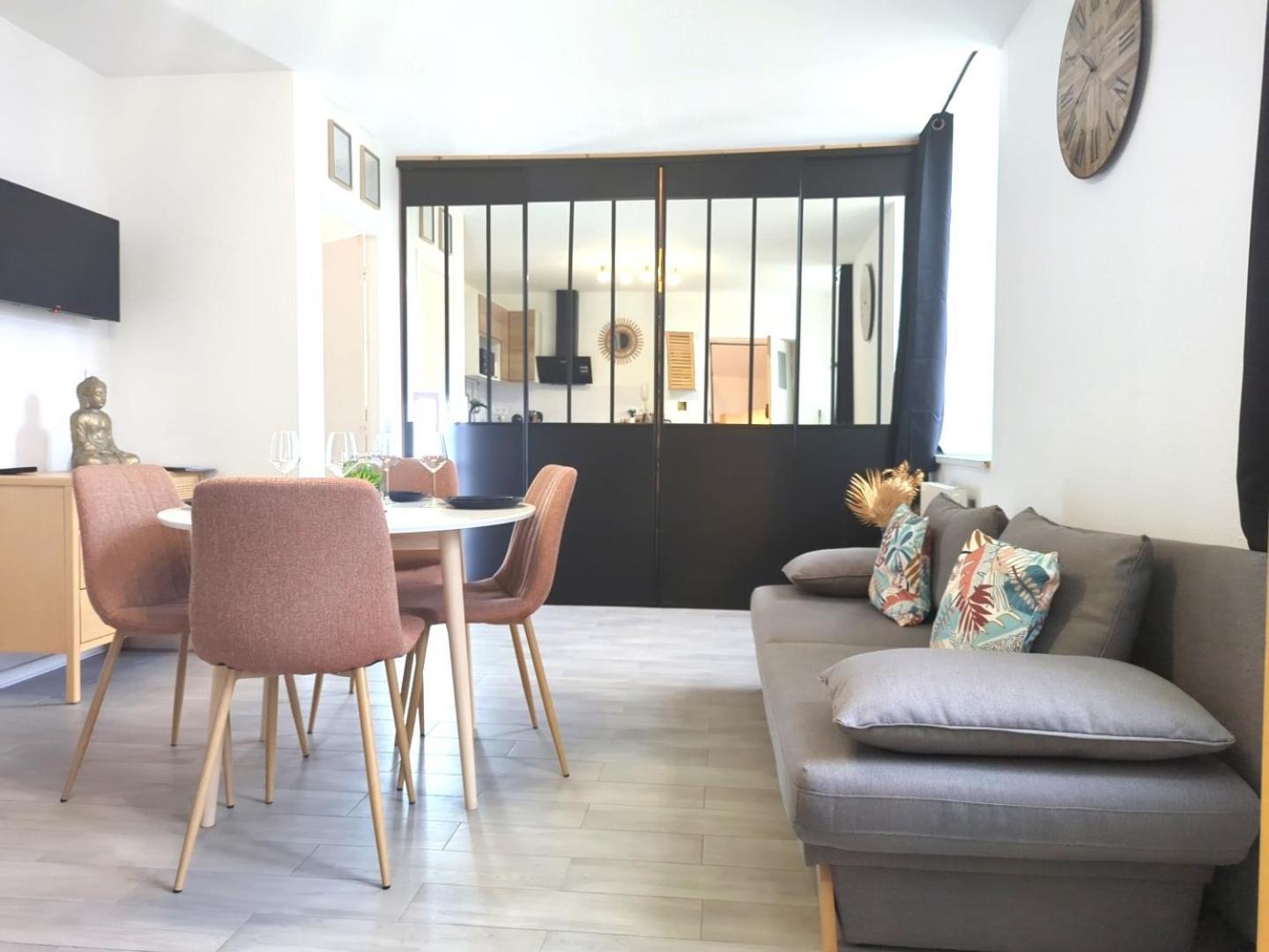 Bel Appartement Meximieux Centre Ville 2 Chambres Bagian luar foto