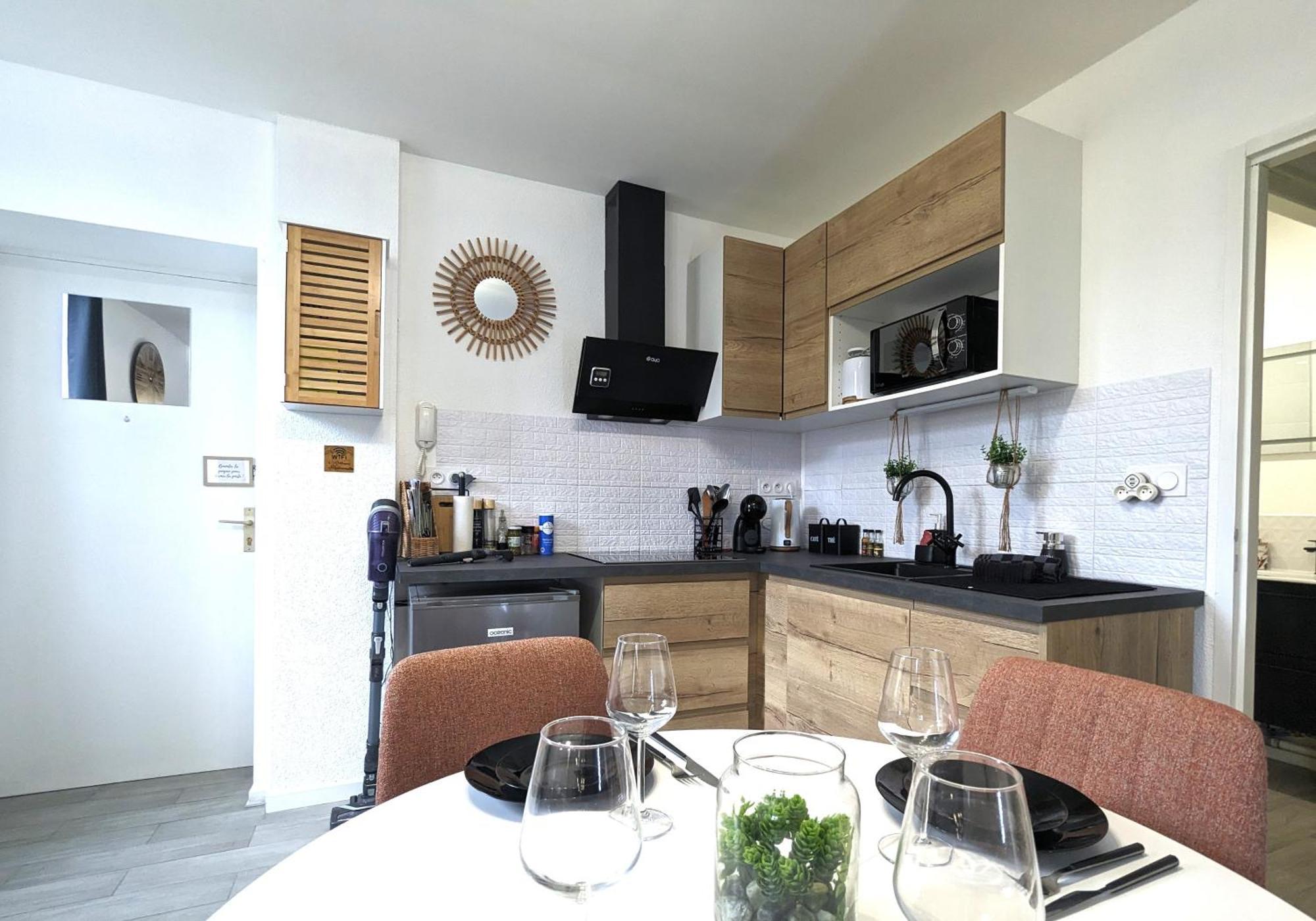 Bel Appartement Meximieux Centre Ville 2 Chambres Bagian luar foto