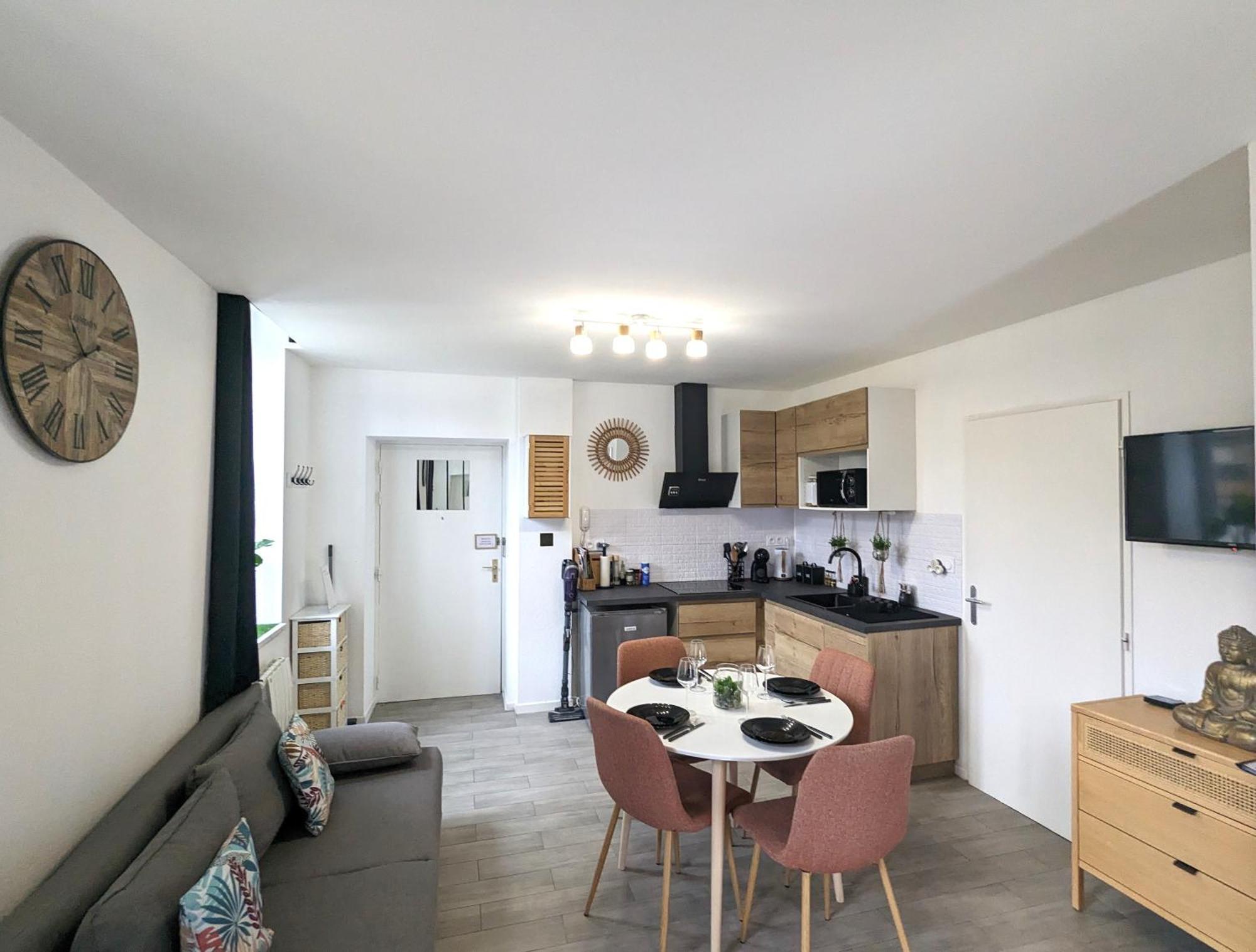Bel Appartement Meximieux Centre Ville 2 Chambres Bagian luar foto