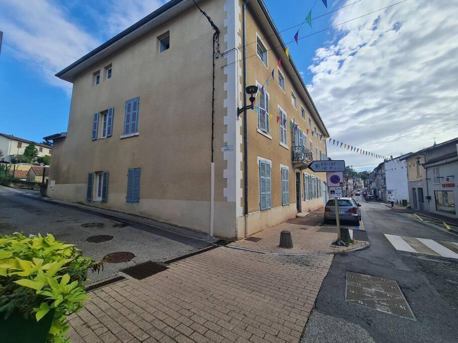 Bel Appartement Meximieux Centre Ville 2 Chambres Bagian luar foto